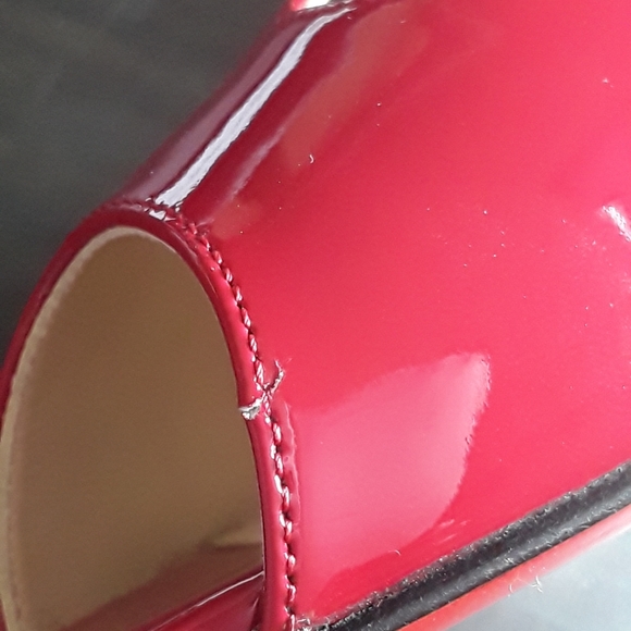 New without box Christian Louboutin patent sandal - Picture 3 of 4